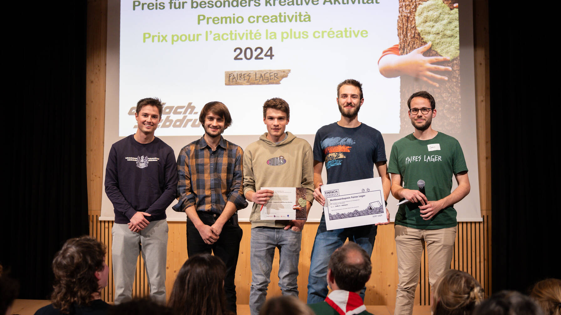 Die Jubla Herisau gewinnt den Preis für eine besonders kreative Aktivität mit ihrem Spiel «Risikopoly».