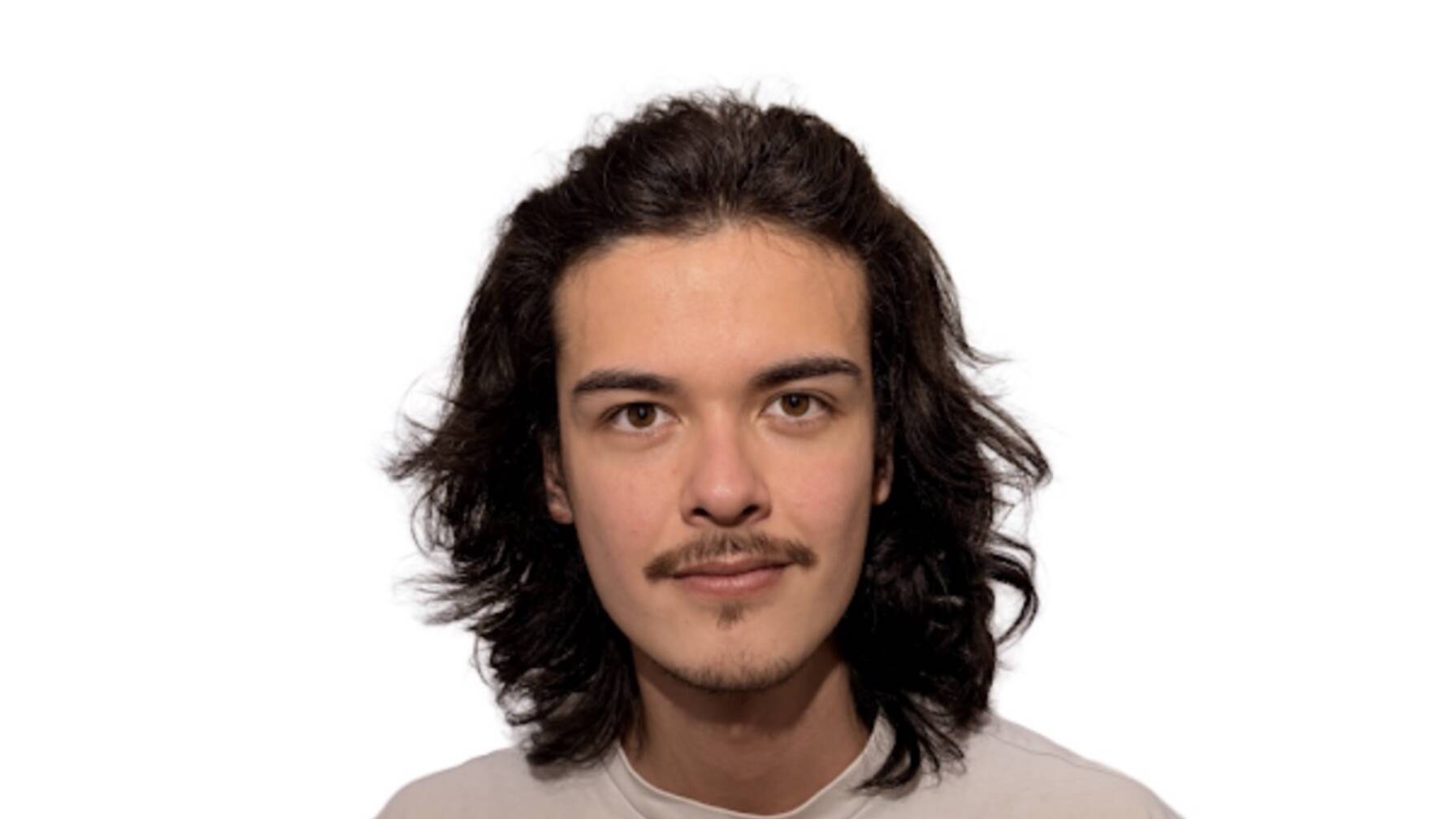 Rui Vögeli, Vertreter des Gewinnerprojekts youngCaritas-Award 2025 "Reconnect"