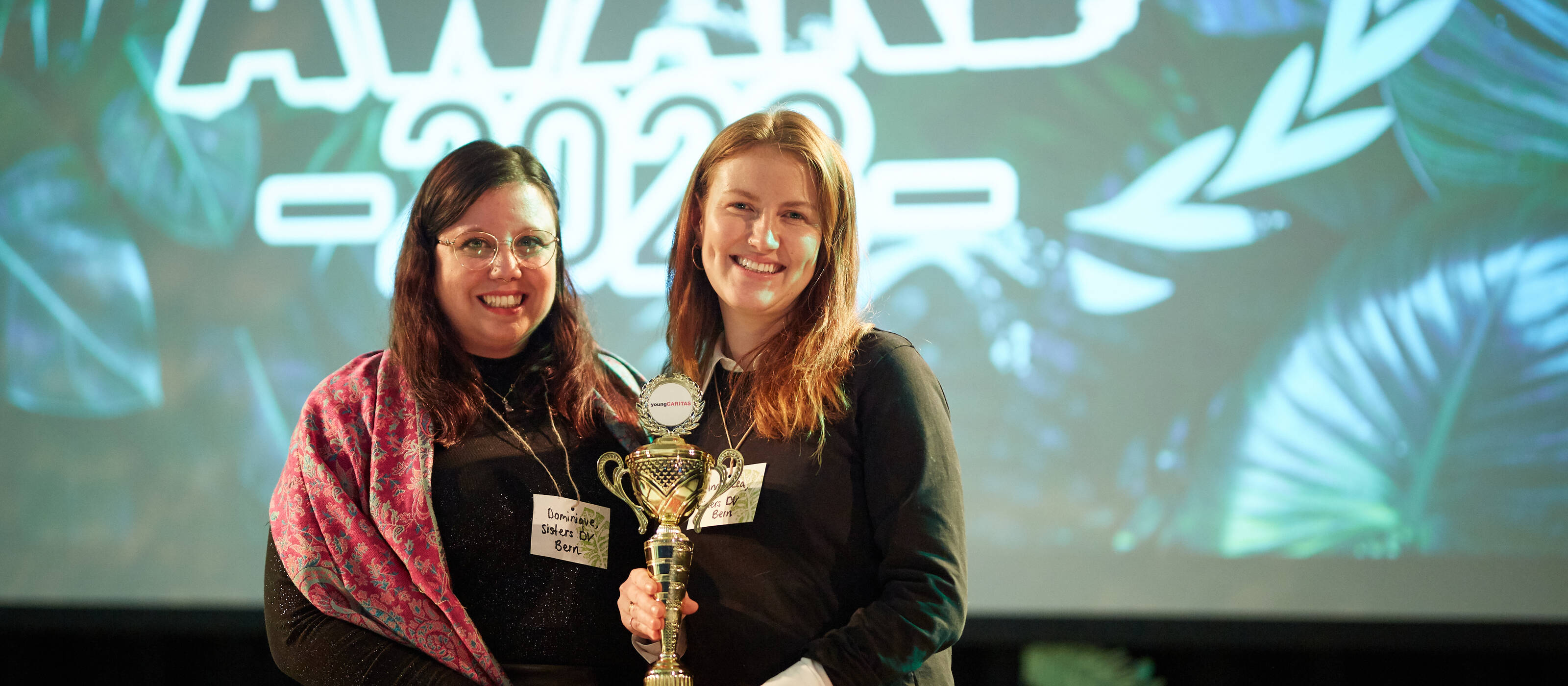«Sisters Domestic Violence and Abuse Berne» gewinnt den youngCaritas-Award 2023.