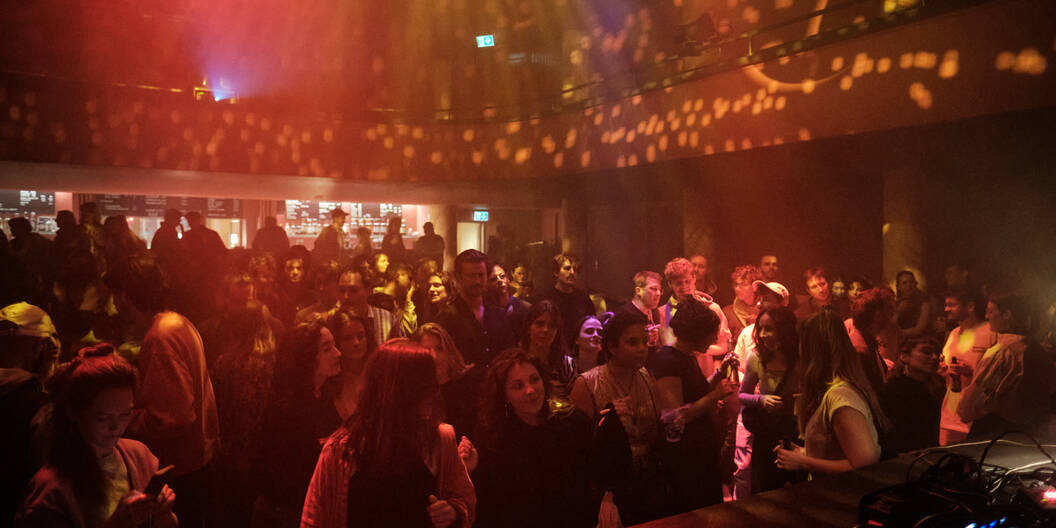 Einblicke in eine Party von Disco for the People